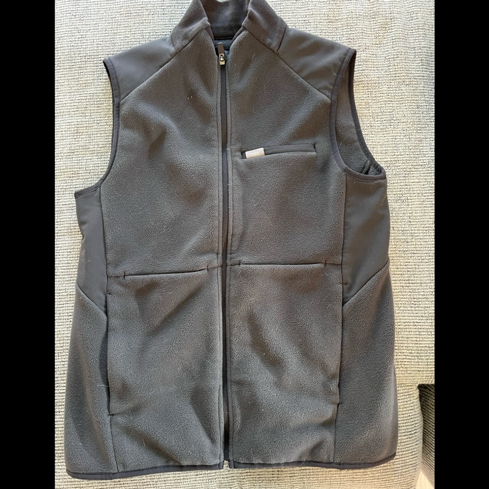 Fig’s womens medium vest